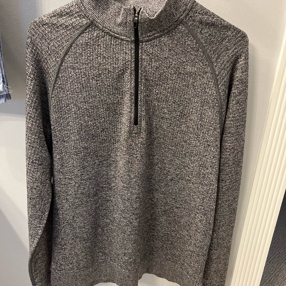Men’s Lululemon Engineered Warmth Half Zip size Small *NWT*
